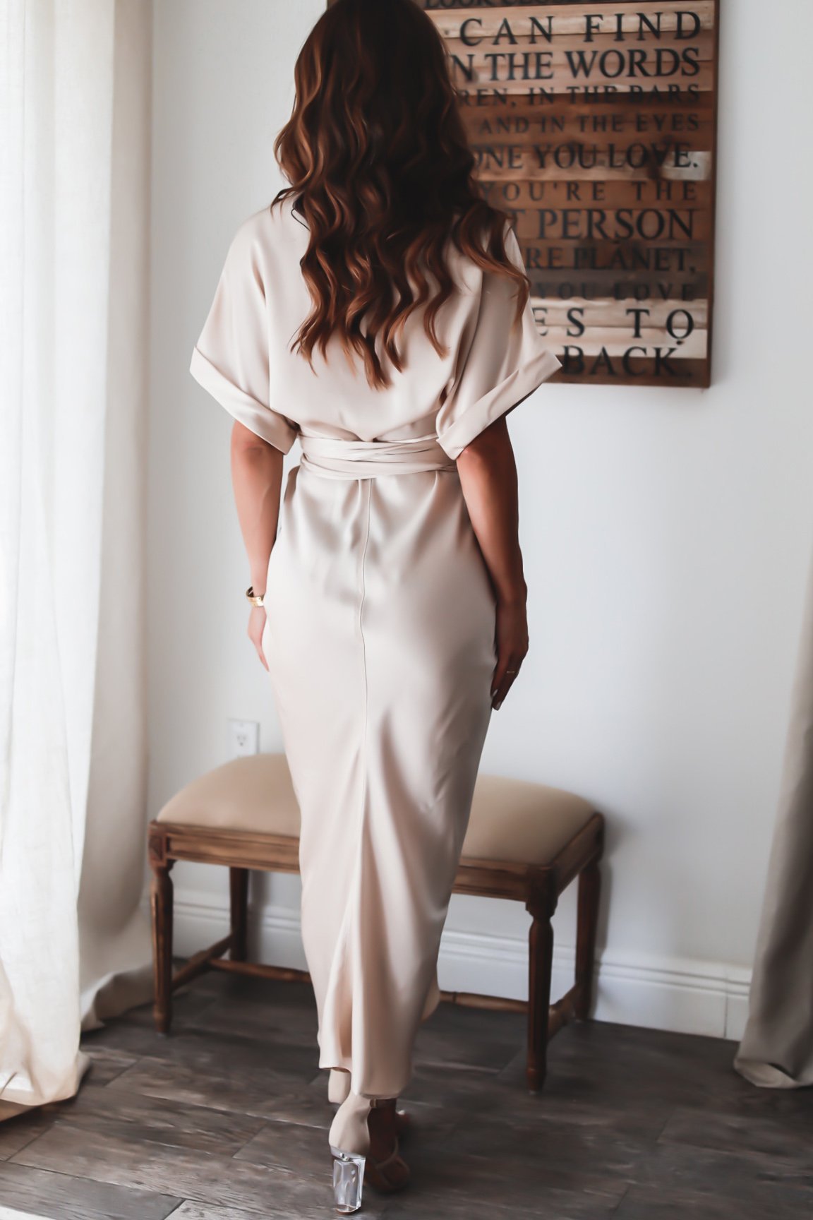 Stilla | Chic og Elegant Kjole med Smukke Detaljer