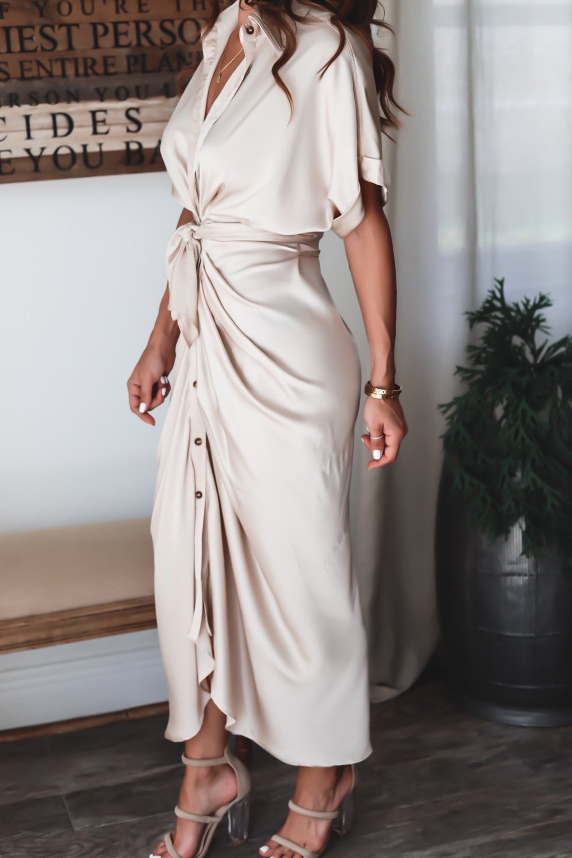 Stilla | Chic og Elegant Kjole med Smukke Detaljer
