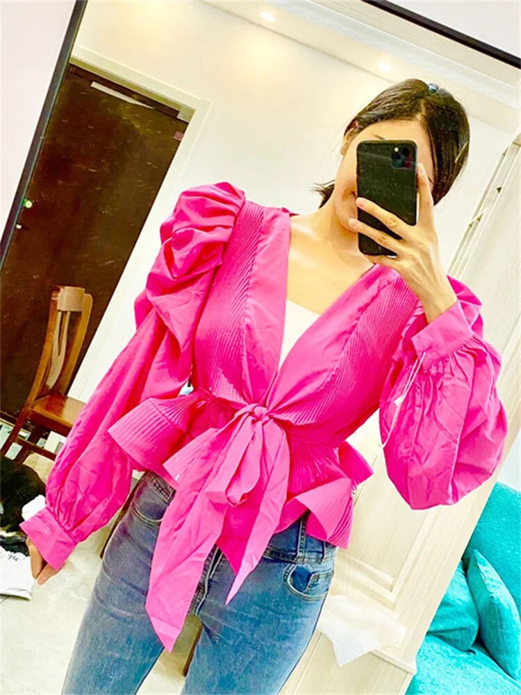 Stilla | Elegante V-hals Bluse Med Puffede Ærmer Online