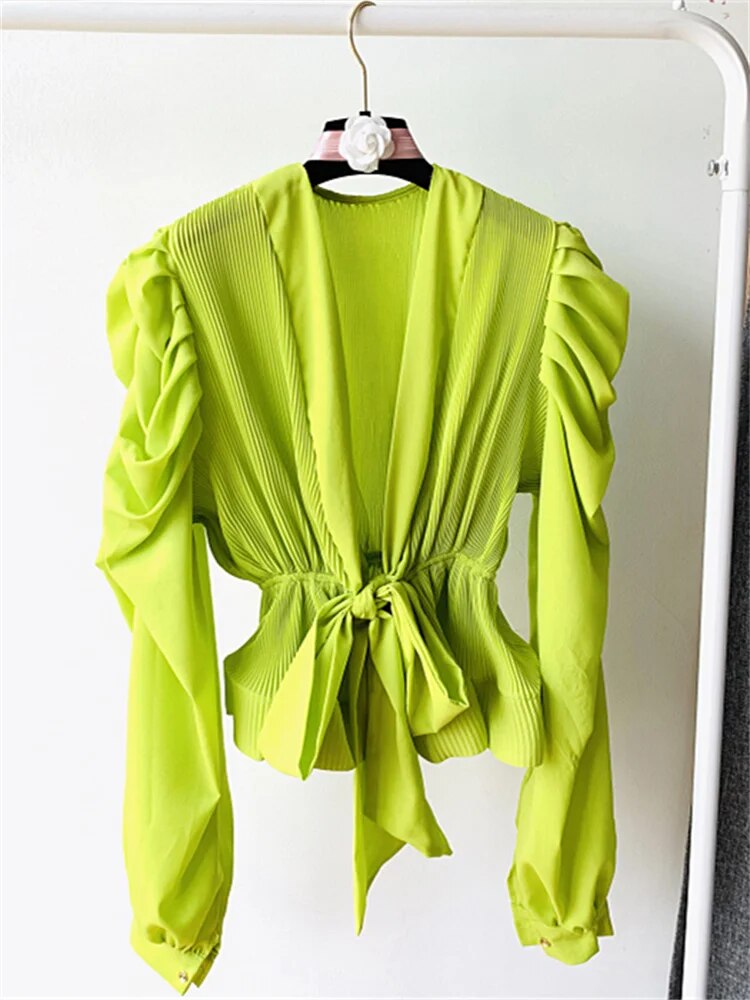 Stilla | Elegante V-hals Bluse Med Puffede Ærmer Online