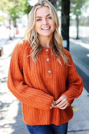 Stilla | Pullover Henley Med Knapstribe I Løs Strik Rust