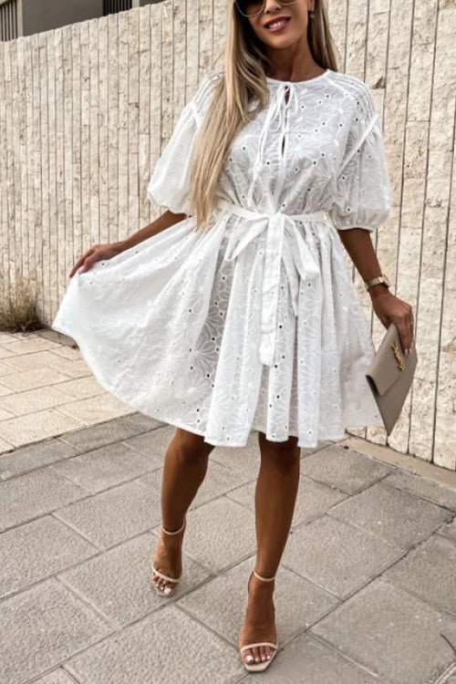 Stilla | Eyes on You Eyelet Hollow Mini Kjole Rabat