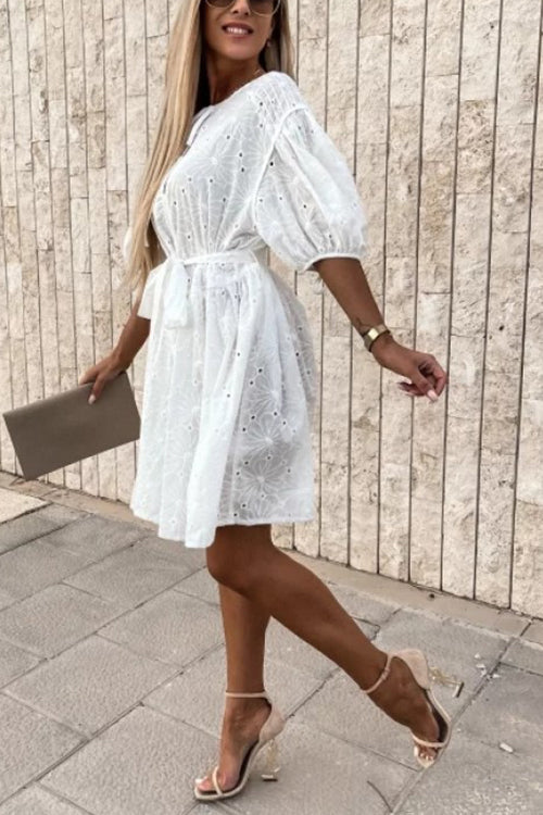 Stilla | Eyes on You Eyelet Hollow Mini Kjole Rabat