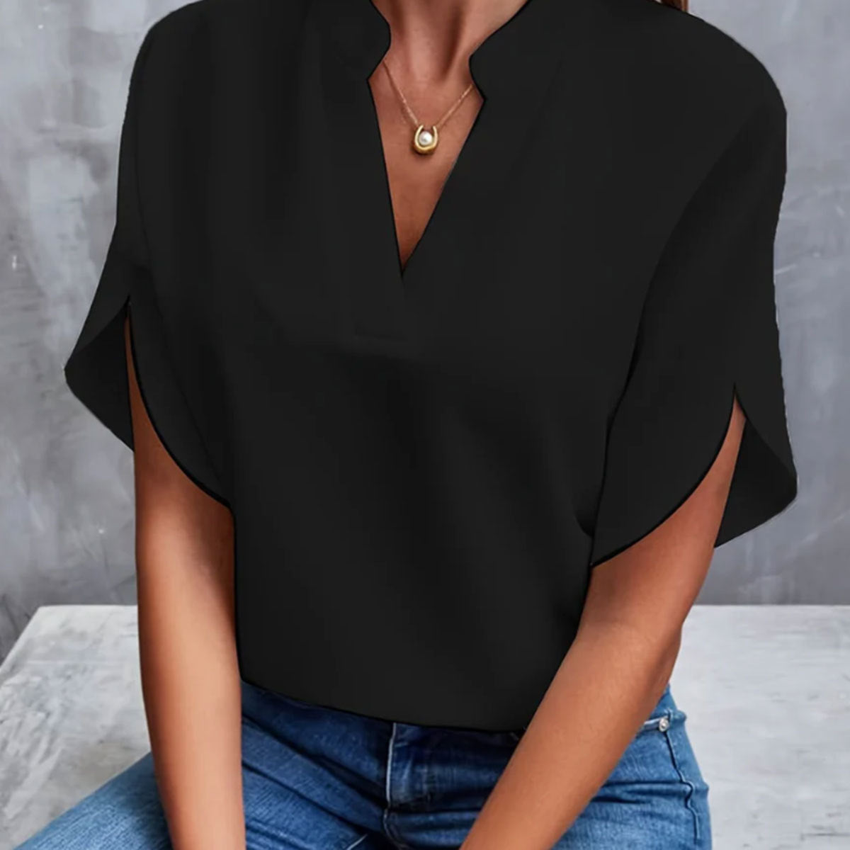 Stilla | Elegant V|hals Kort|ærmet Chiffon Bluse