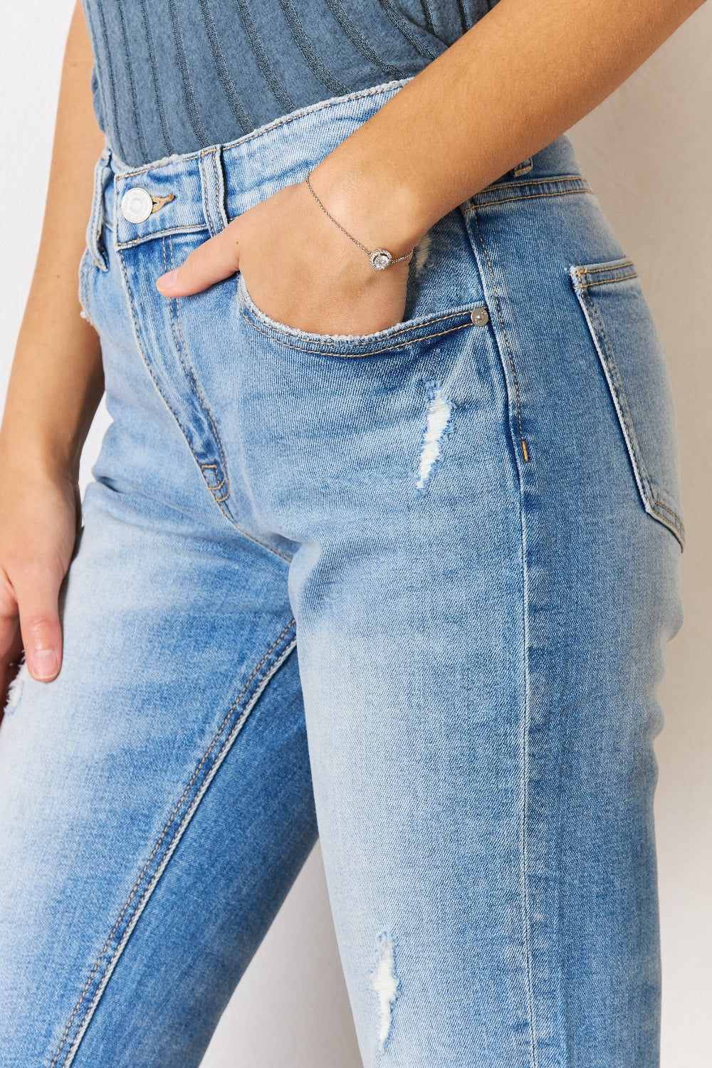 Stilla | High Rise Distressed Slim Straight Jeans Online Hot Salg