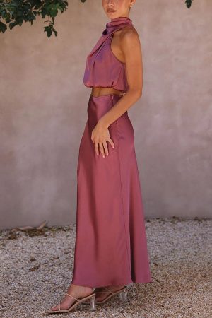 Stilla | Elegant Kort Top Uden Ærmer Med Lang Silke Nederdel