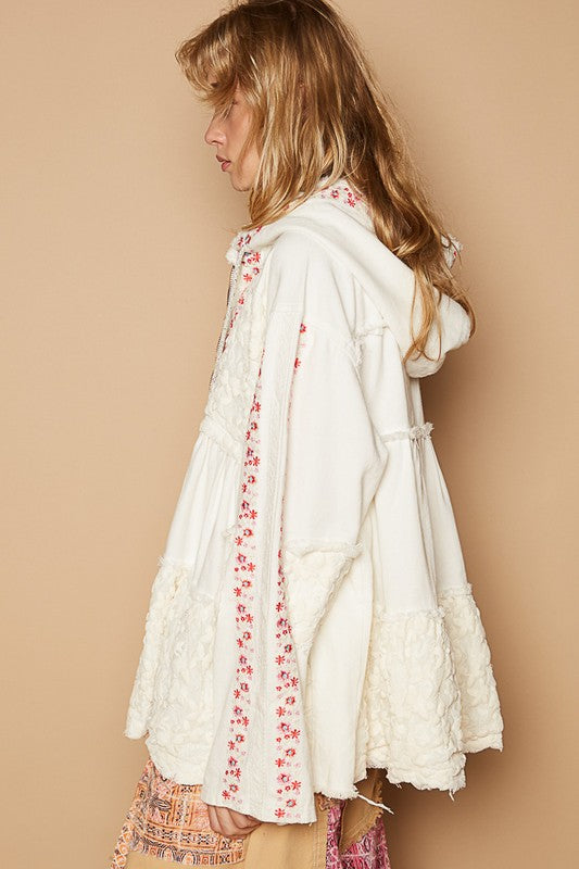 Stilla | Broderet Lace Patch Zip Up Hættetrøje