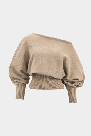 Stilla | Stilfuld Strik to Dels Sæt Med One Shoulder Trøje & Højtaljede Shorts Levere