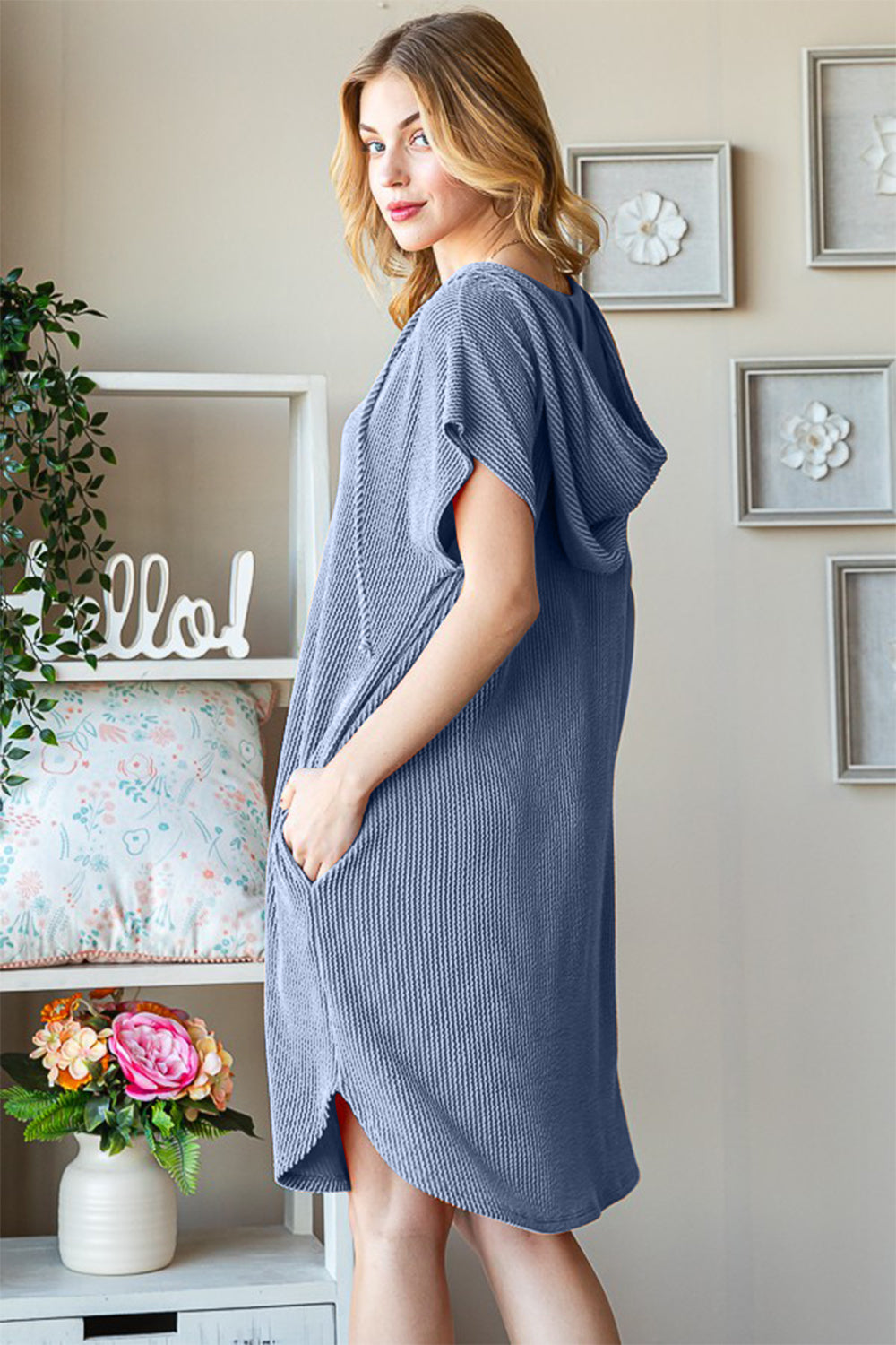 Stilla | Full Size Ribbed Kortærmet Hættkjole