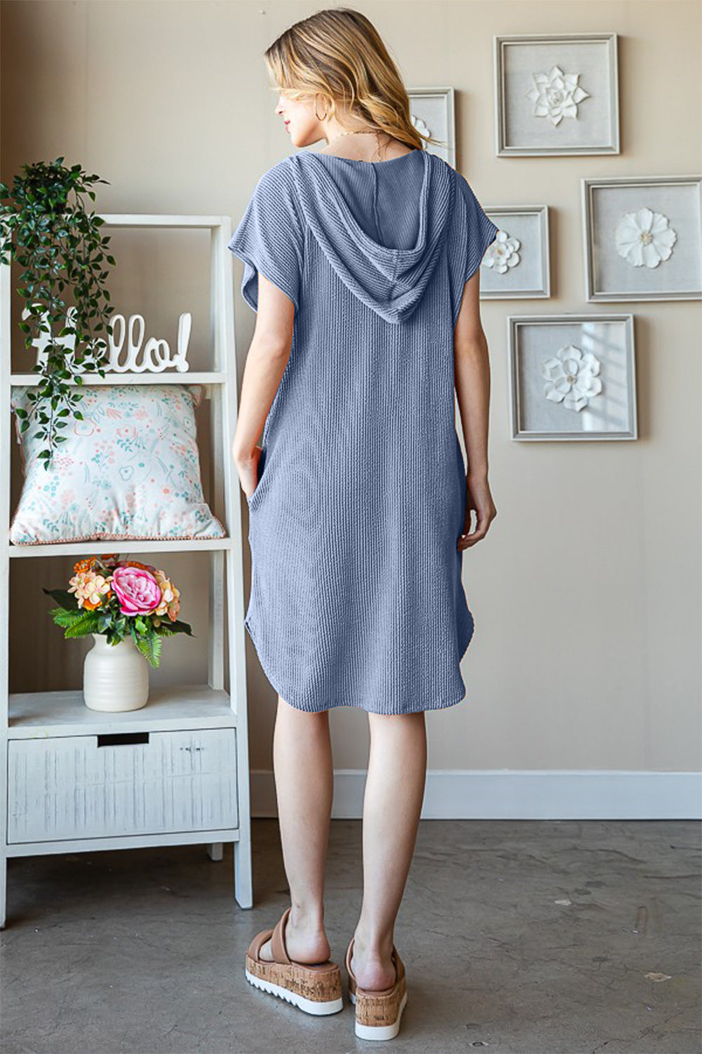 Stilla | Full Size Ribbed Kortærmet Hættkjole