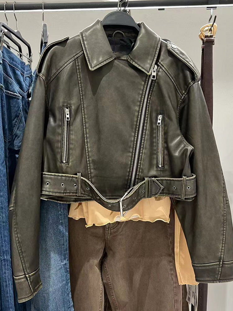 Stilla | Vintage kort læderjakke til damer med revers på udsalg