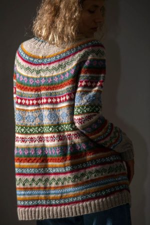 Stilla | Behagelig og trendy sweatervirksomhed i kontrasterende farver