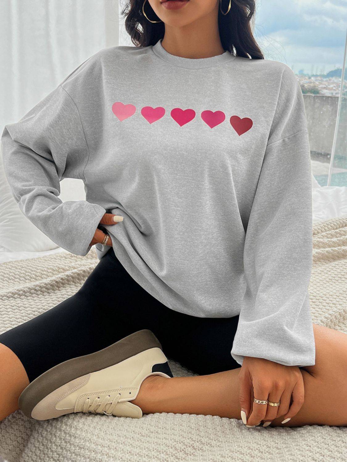 Stilla | Devine Heart Gefallen Skulder Langærmet Sweatshirt