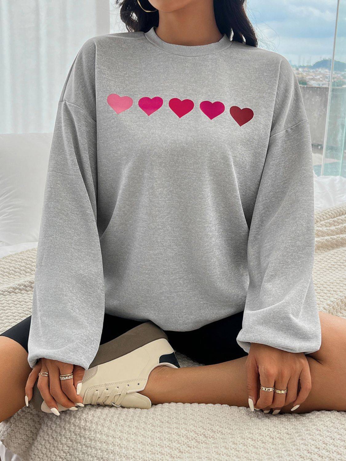 Stilla | Devine Heart Gefallen Skulder Langærmet Sweatshirt