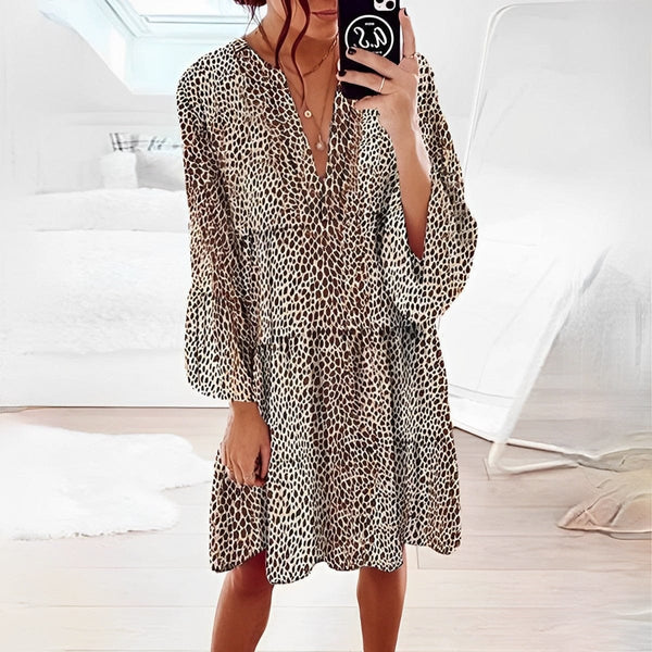 Stilla | Knælange Kjole med Leopardprint