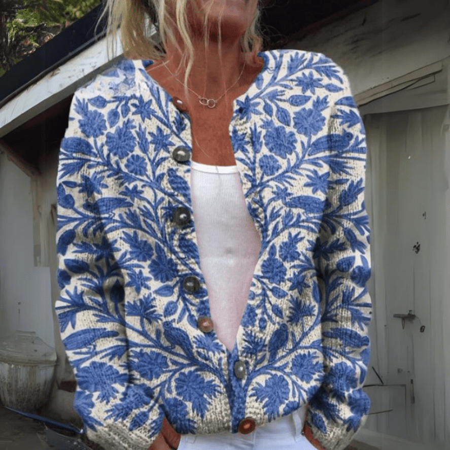Stilla | Dame Strikjakke Med Unikt Blomsterdesign Behagelig Strik Strikjakke
