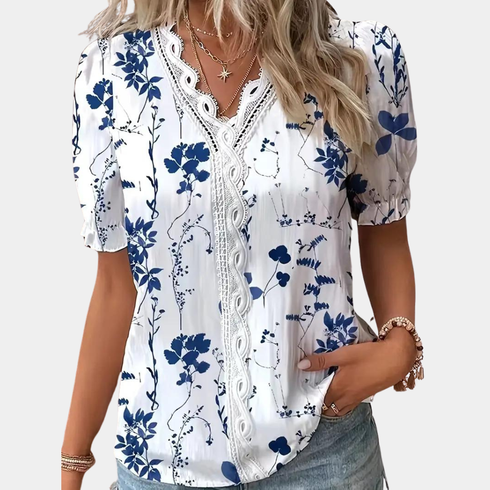 Stilla | Kvinders Blomsterbluse Med Blondekant.