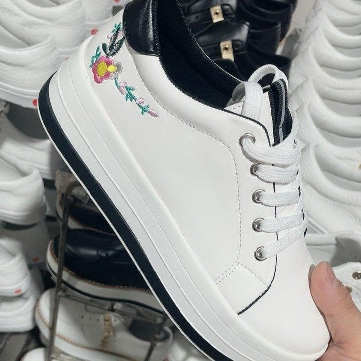 Stilla | Broderi Plateau Sneakers
