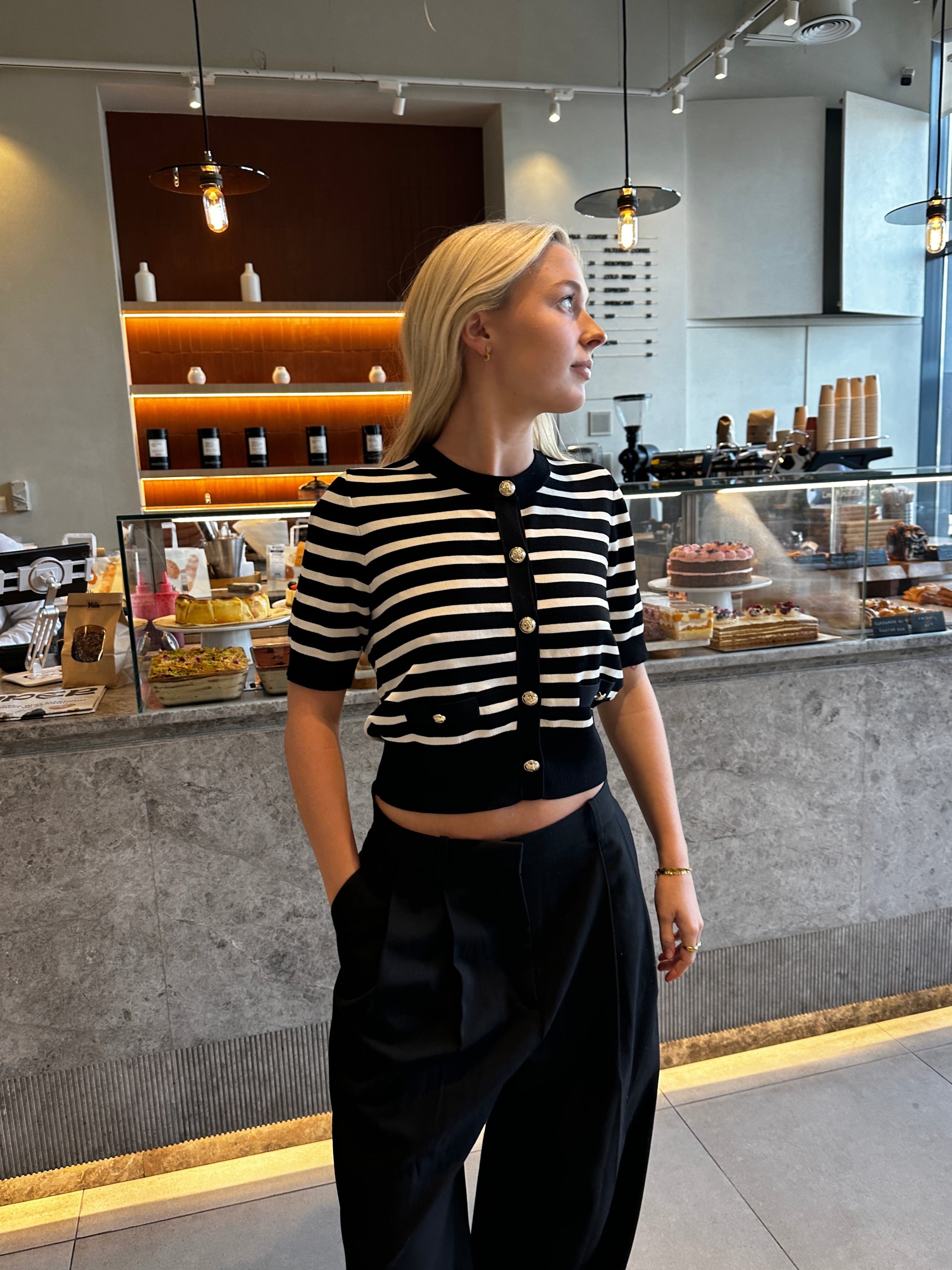 Stilla | Stribet T-shirt Sort/hvid