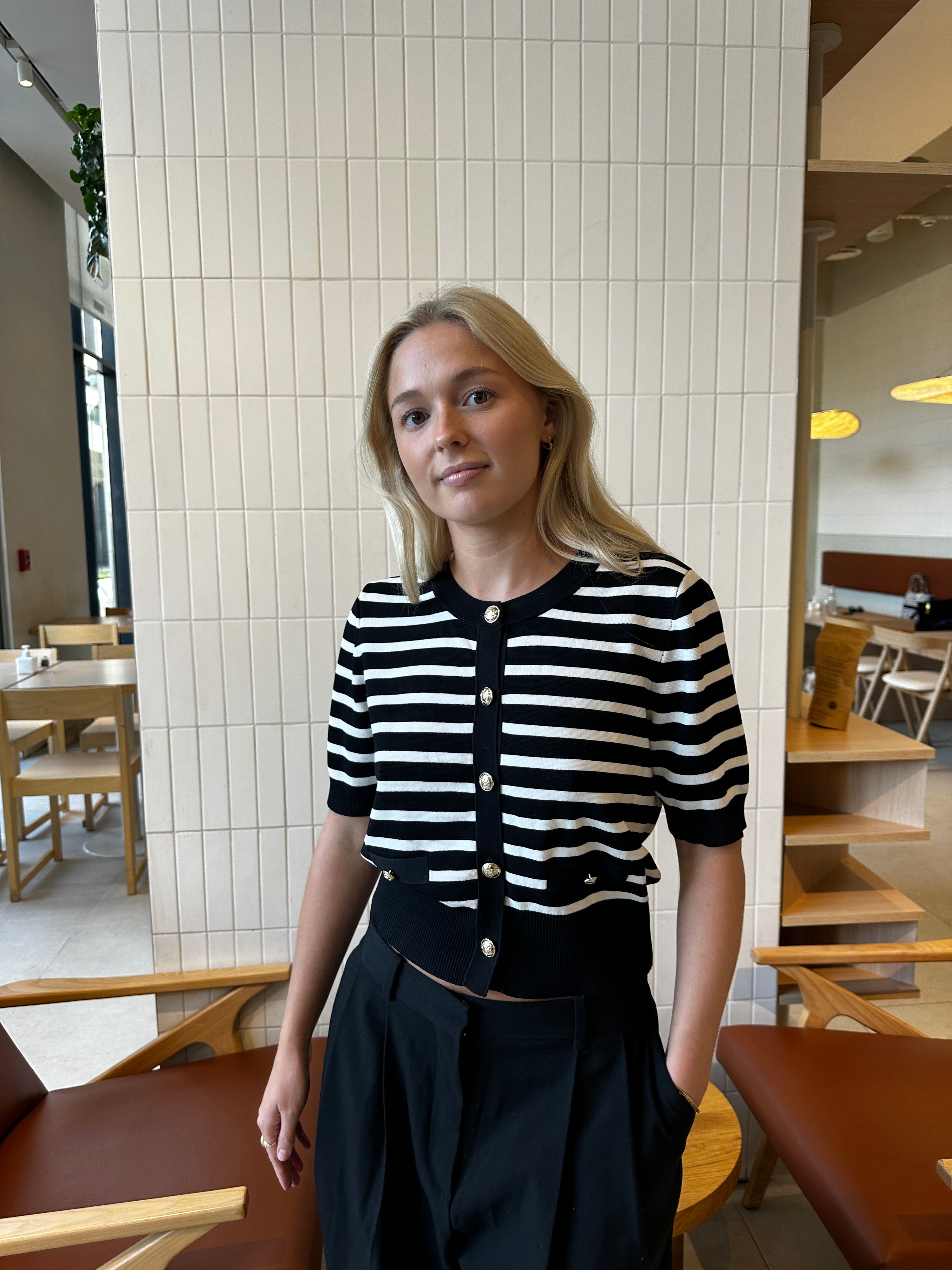 Stilla | Stribet T-shirt Sort/hvid