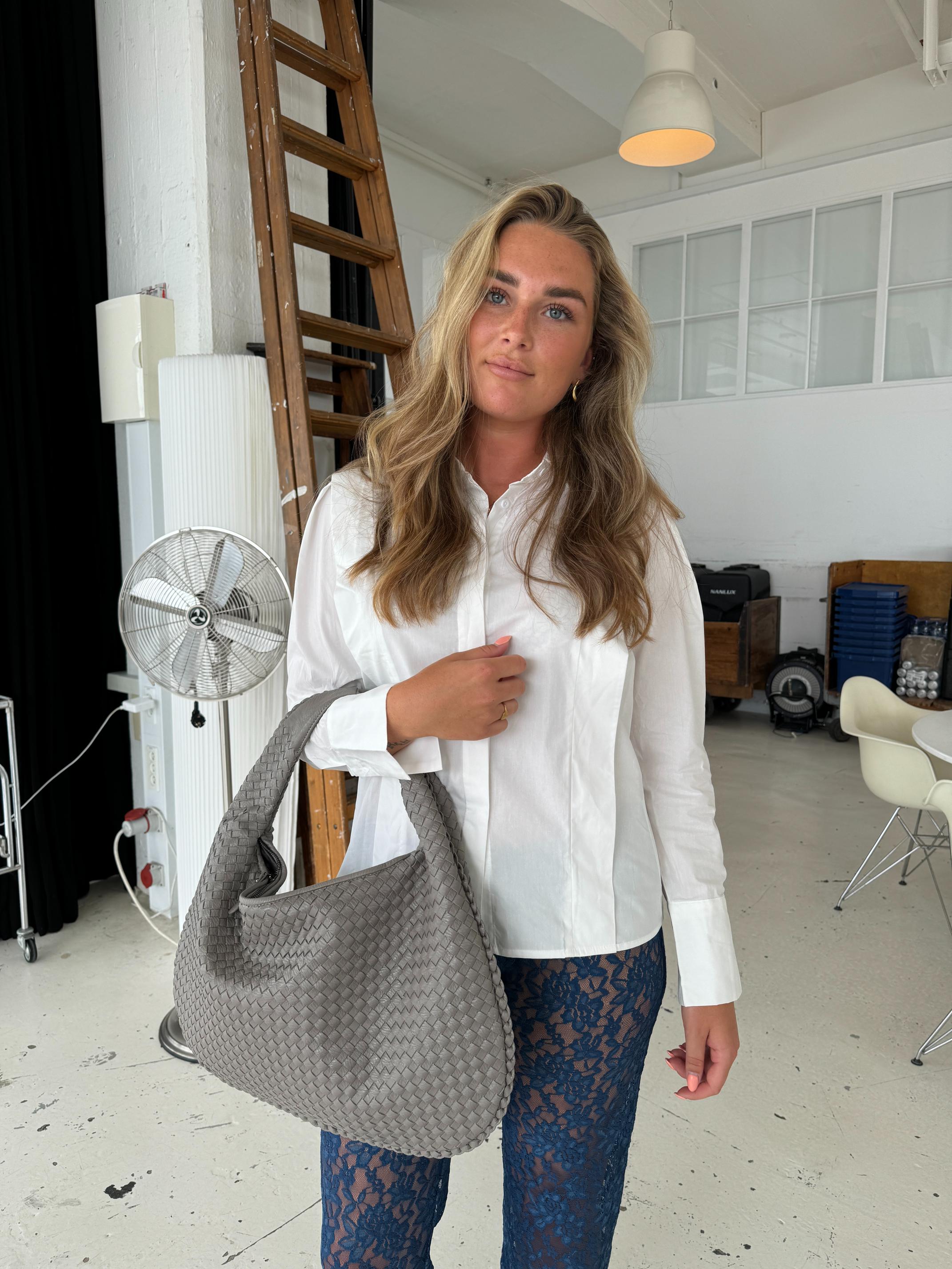 Stilla | Koksgrå Taske med Tidløst Design