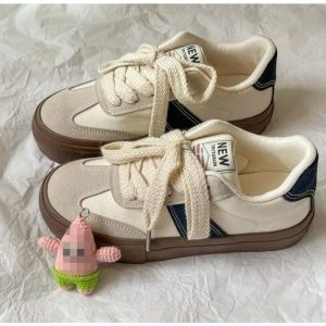 Stilla | Klassiske hvide rund tå platform sneakers til kvinder