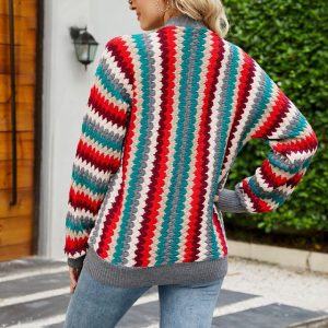 Stilla | Farverig Strikket Cardigan med Knaplukning Akryl Retro Zigzag Mønster