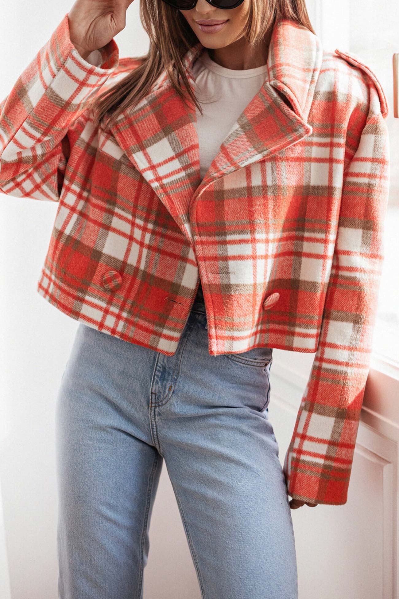 Stilla | Rutig Kort Blazer Med Knaplukning